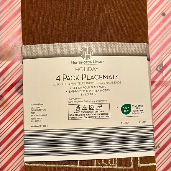 Brand New Aldi Christmas Gingerbread Houses Placemats-Set of 4 - Picture 2 of 4